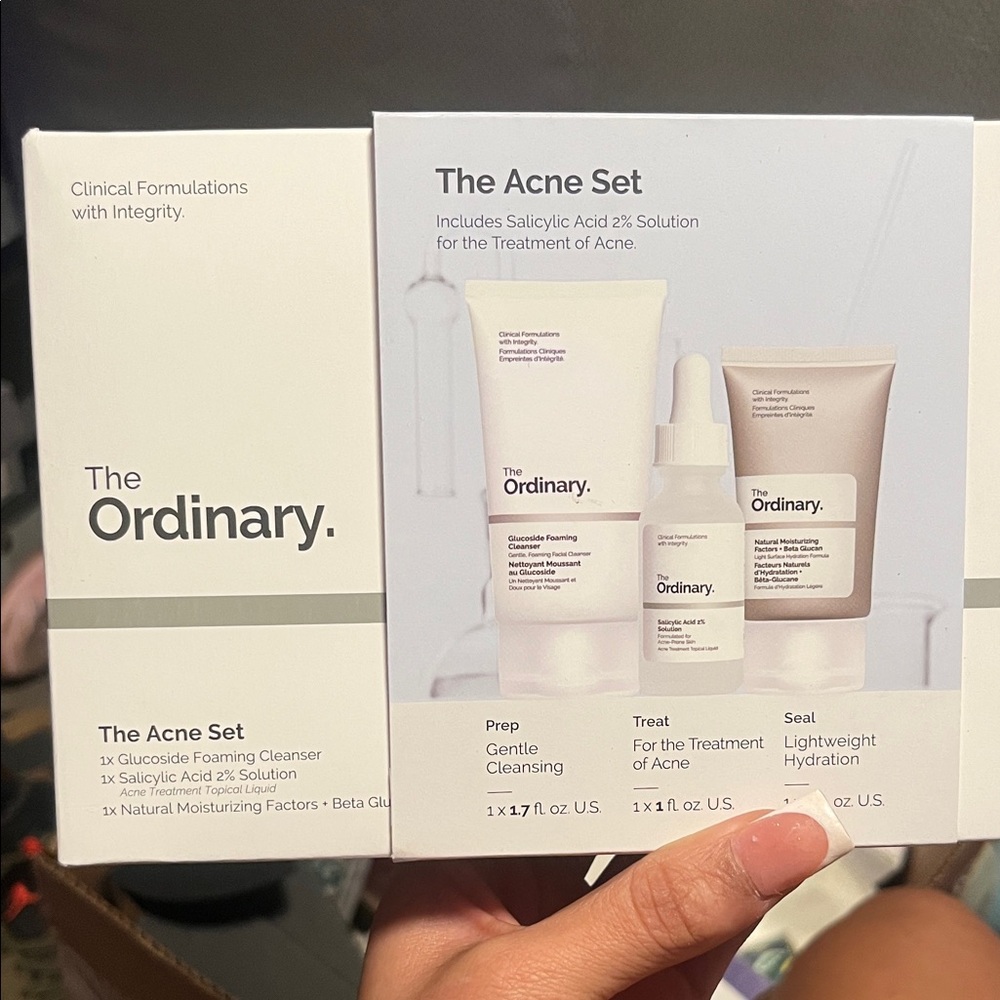 The Ordinary Acne Set - White and Gray
